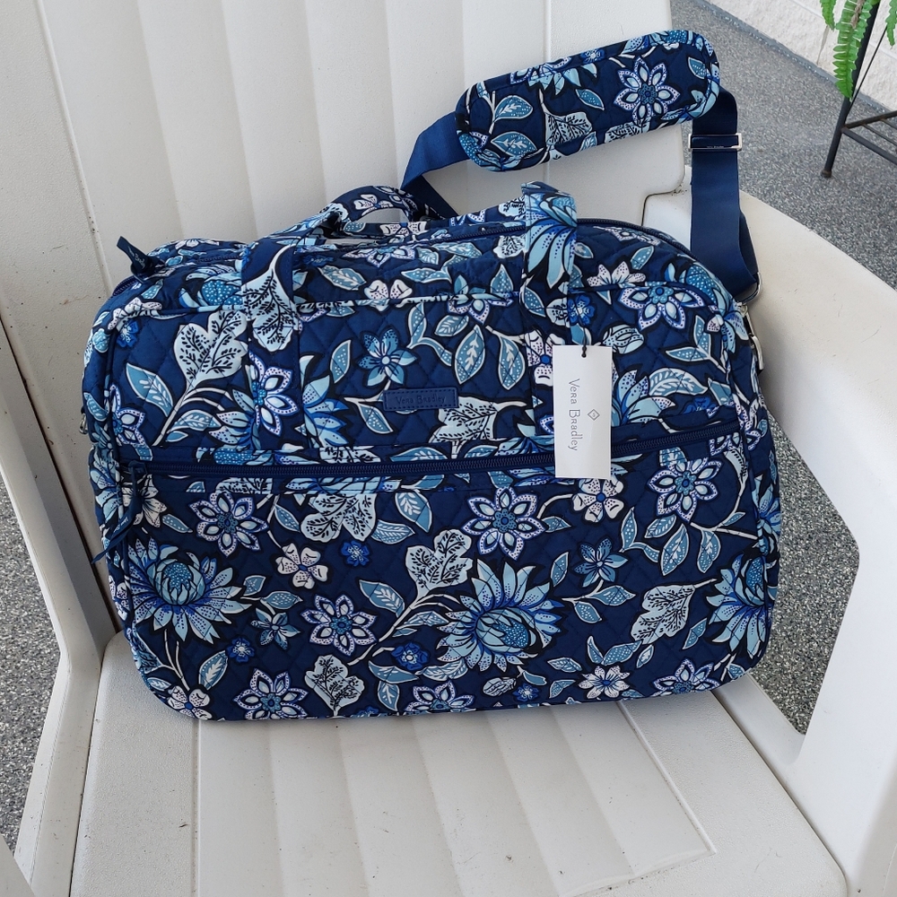 Vera Bradley Weekender Medium Travel Bag Tropics Tapestry NWT